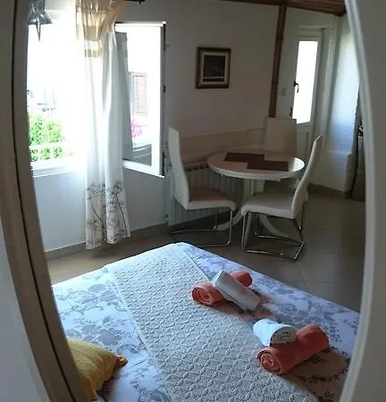 Mare Apartment *