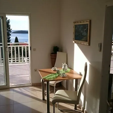 Mare Apartment Hvar Town