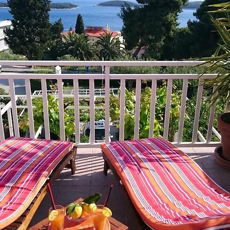 Mare * Hvar Town