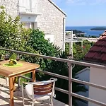 Mare Hvar Town
